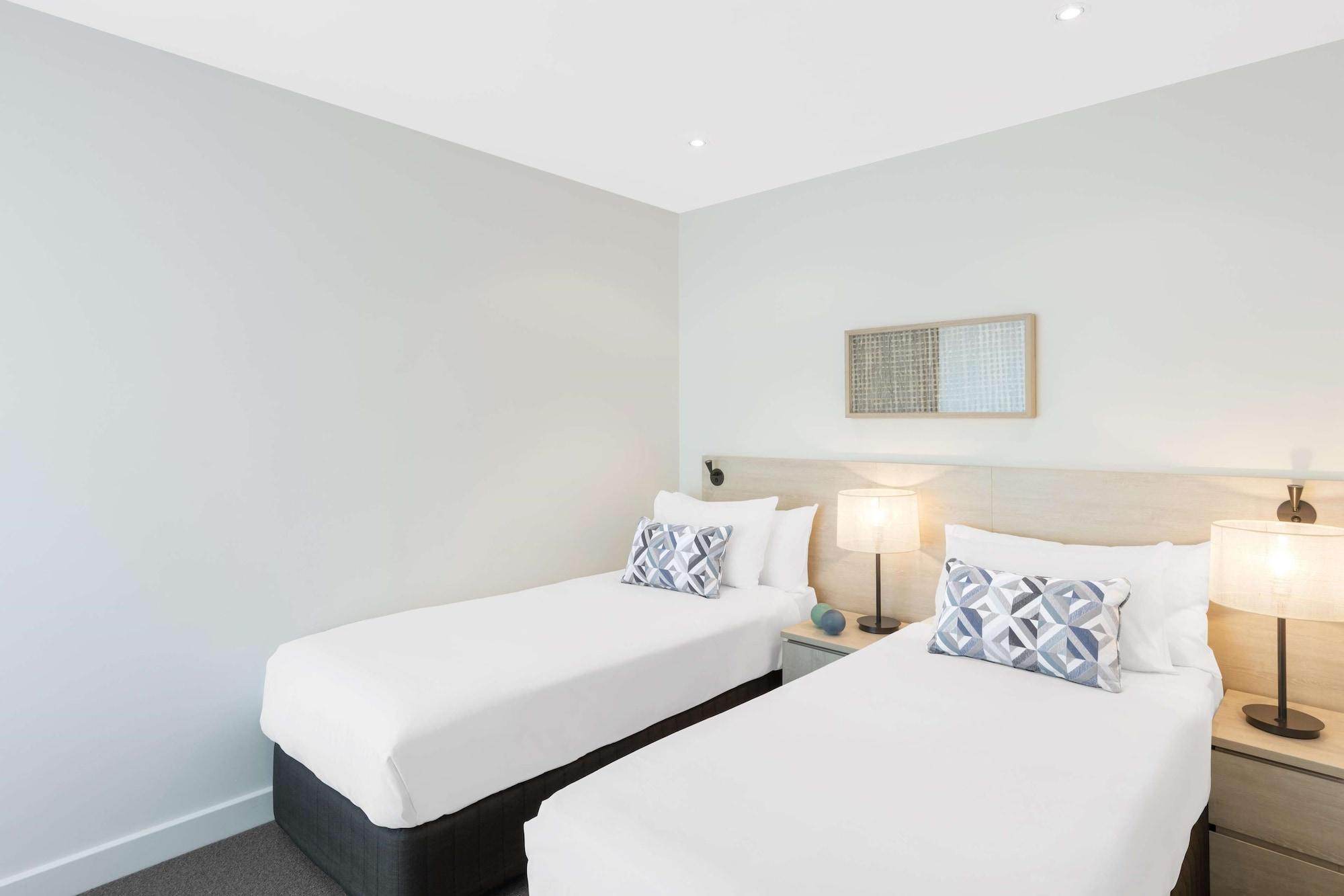 Oaks Glenelg Liberty Suites Аделаида Экстерьер фото