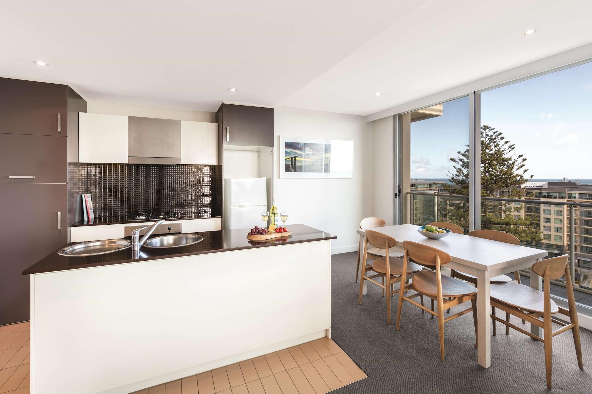 Oaks Glenelg Liberty Suites Аделаида Экстерьер фото