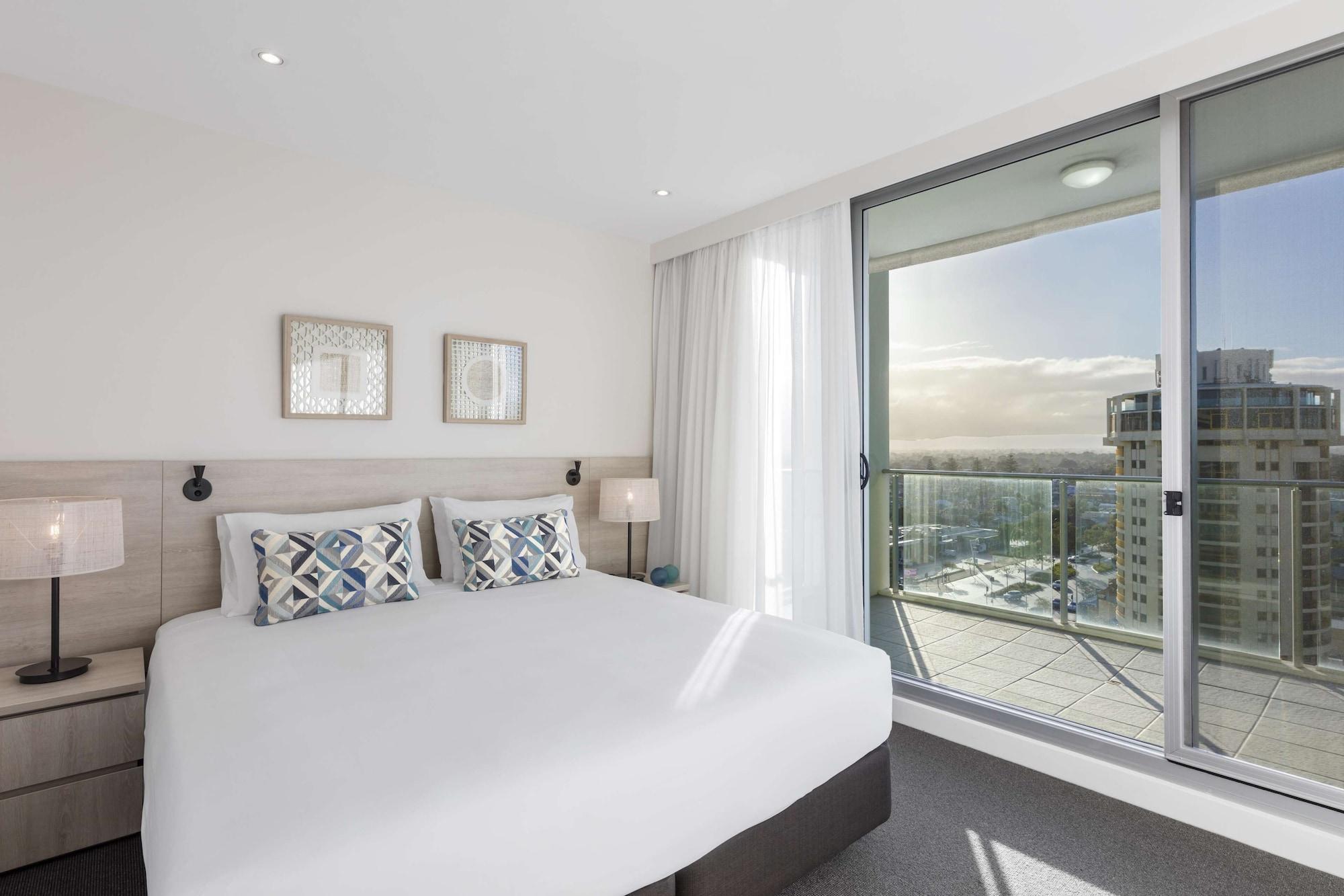 Oaks Glenelg Liberty Suites Аделаида Экстерьер фото