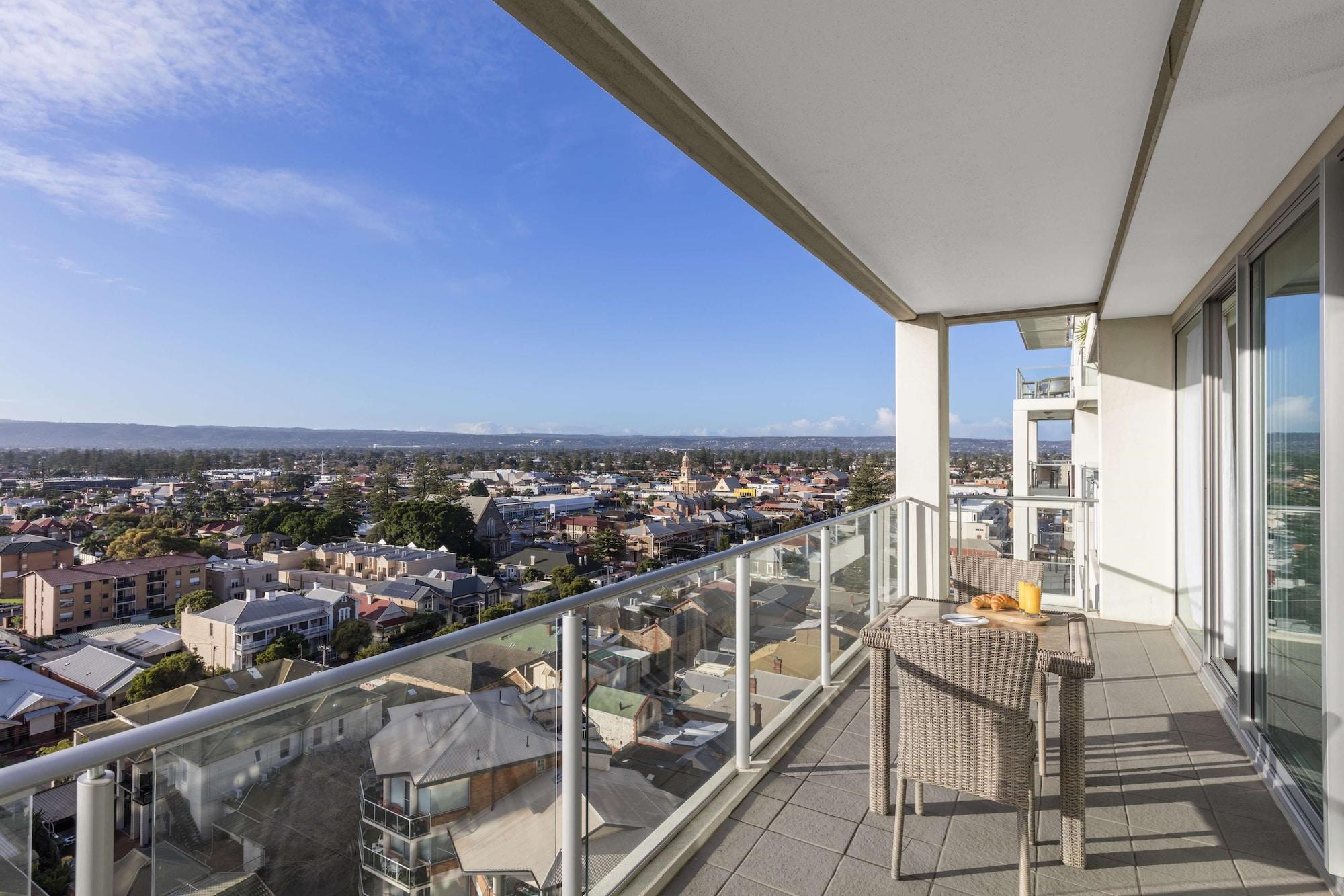 Oaks Glenelg Liberty Suites Аделаида Экстерьер фото