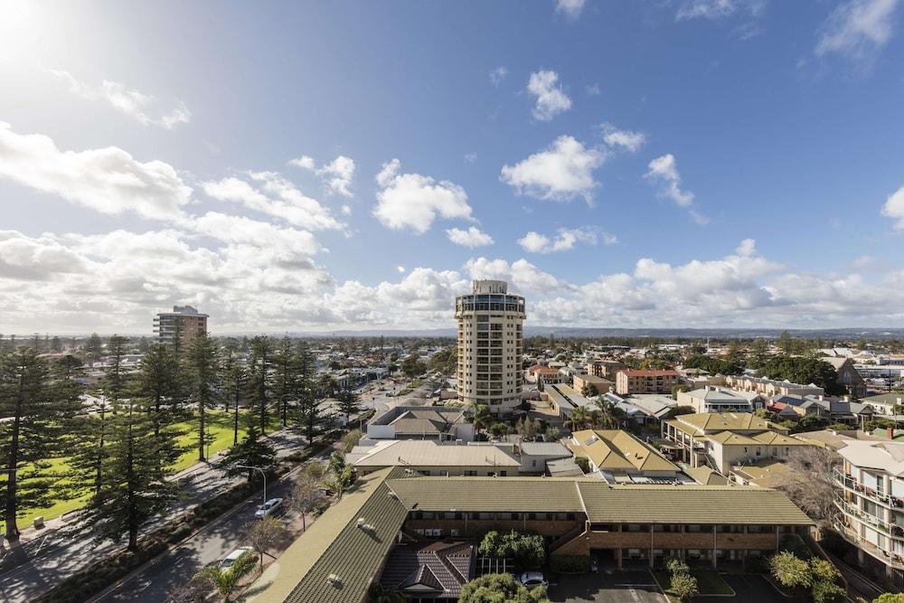 Oaks Glenelg Liberty Suites Аделаида Экстерьер фото