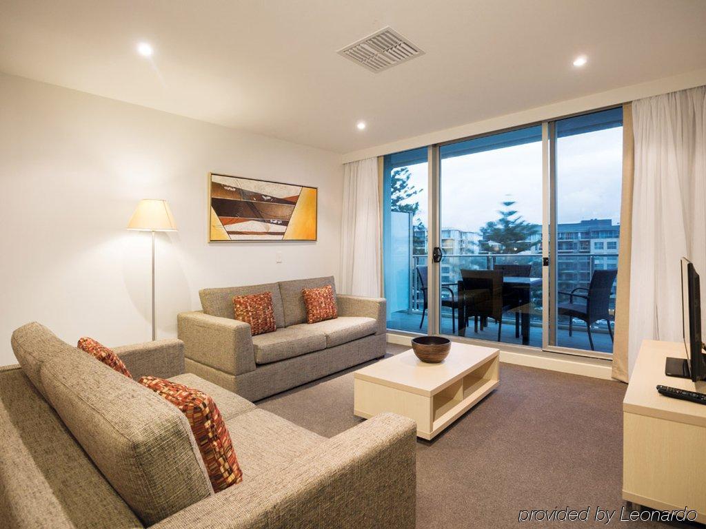 Oaks Glenelg Liberty Suites Аделаида Экстерьер фото