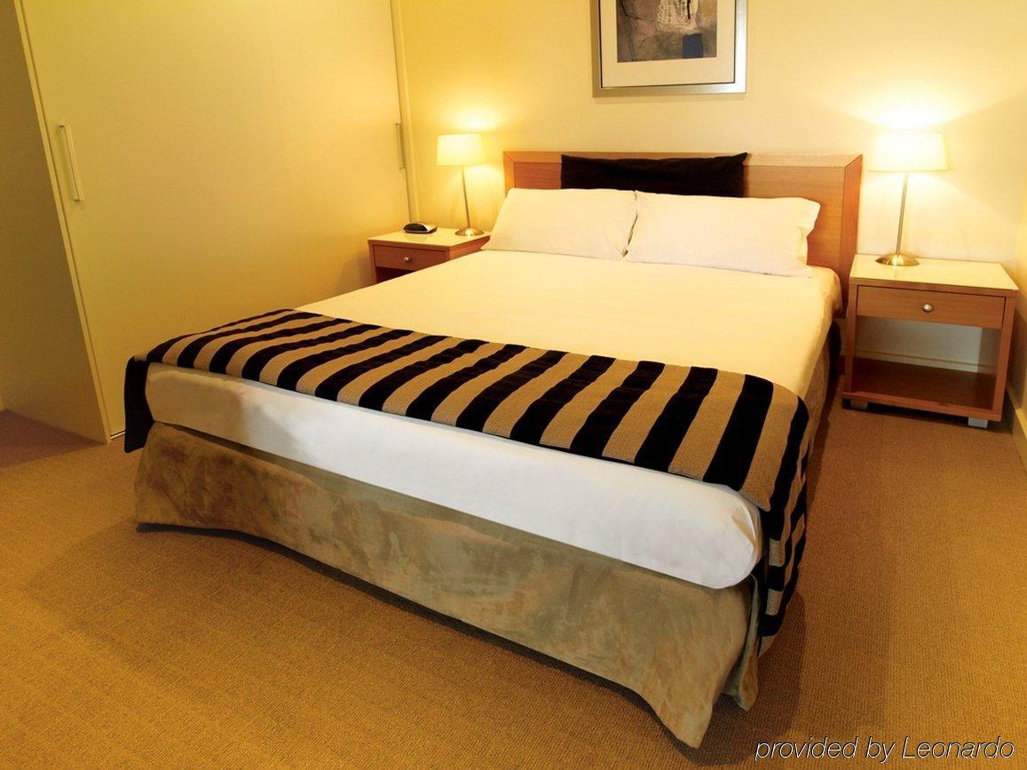 Oaks Glenelg Liberty Suites Аделаида Экстерьер фото