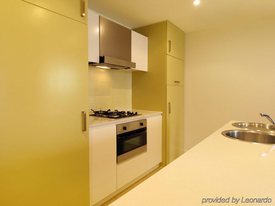 Oaks Glenelg Liberty Suites Аделаида Экстерьер фото