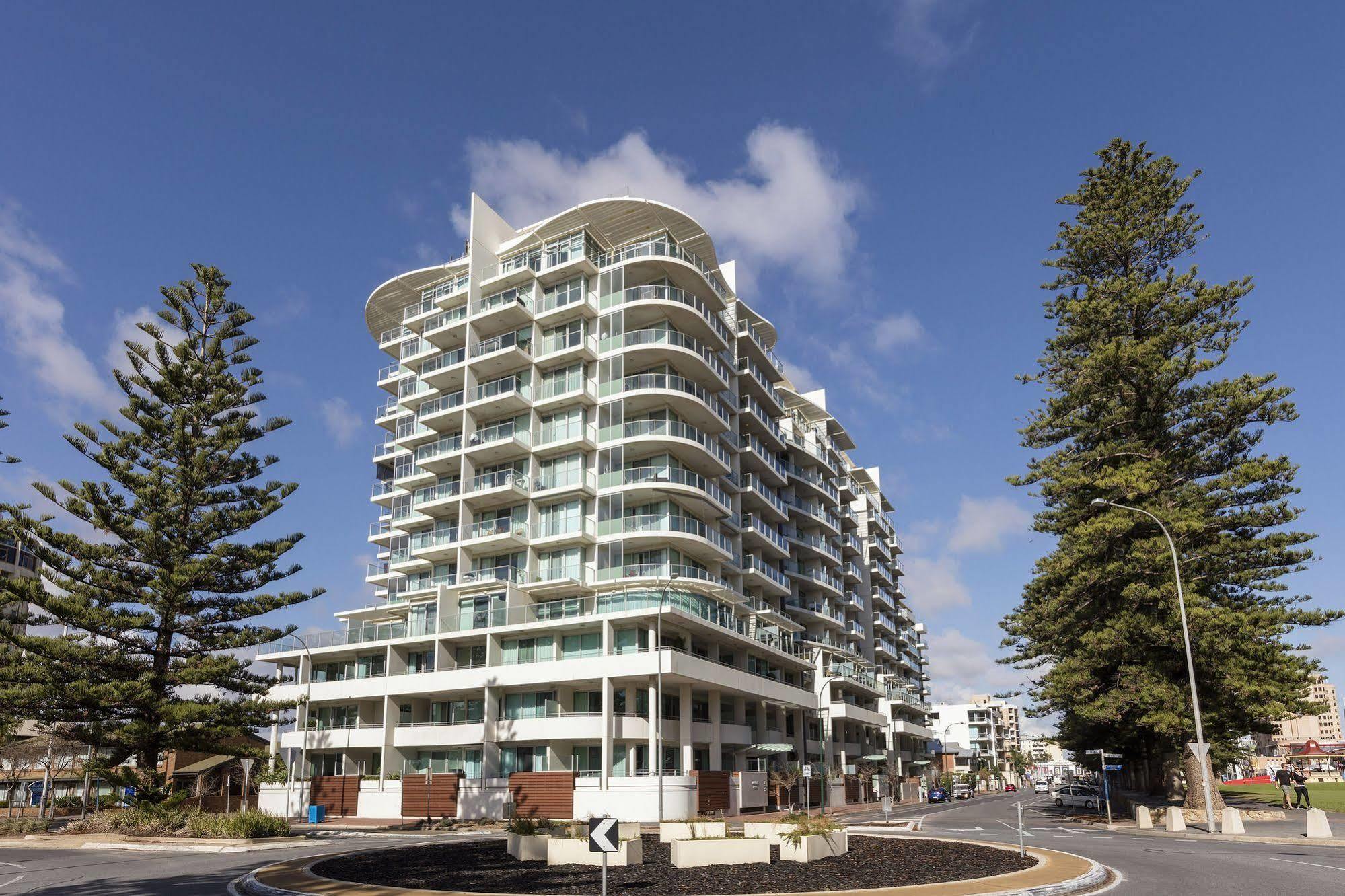 Oaks Glenelg Liberty Suites Аделаида Экстерьер фото