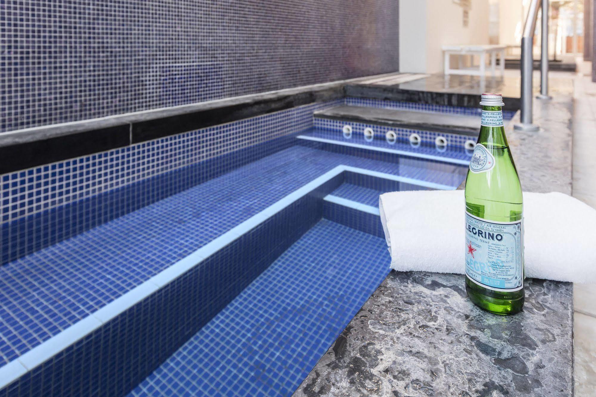 Oaks Glenelg Liberty Suites Аделаида Экстерьер фото