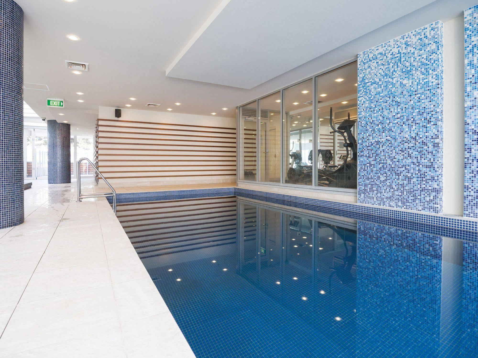 Oaks Glenelg Liberty Suites Аделаида Экстерьер фото