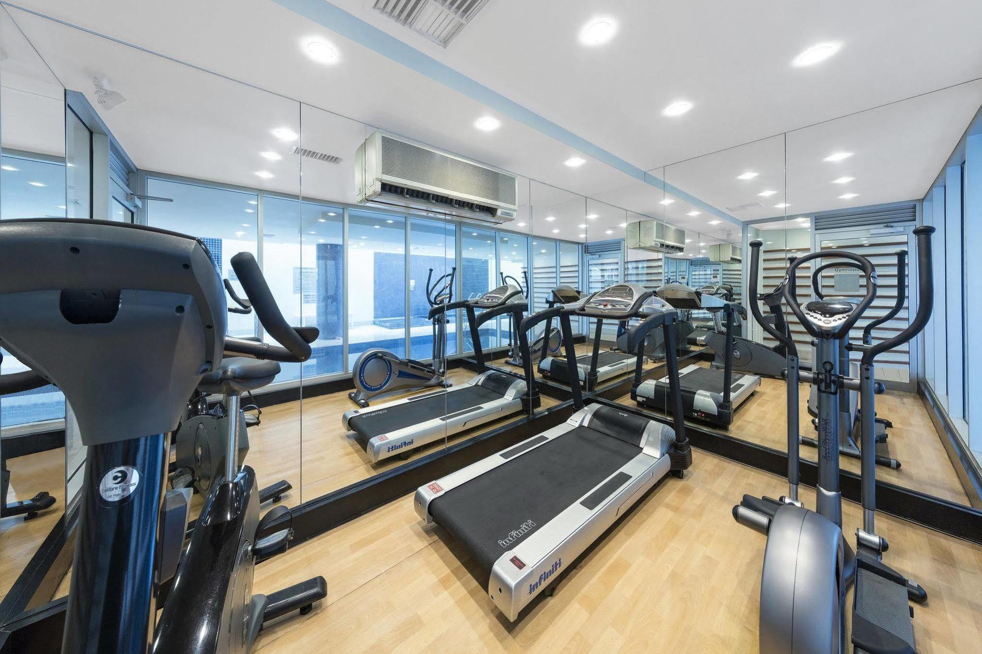 Oaks Glenelg Liberty Suites Аделаида Экстерьер фото