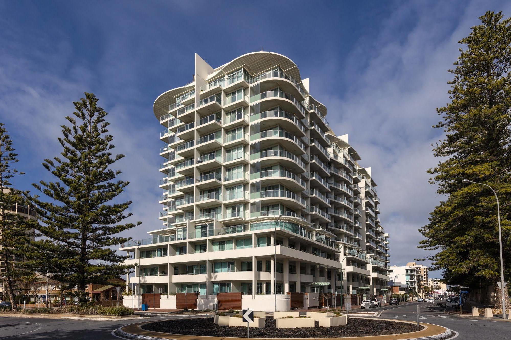 Oaks Glenelg Liberty Suites Аделаида Экстерьер фото