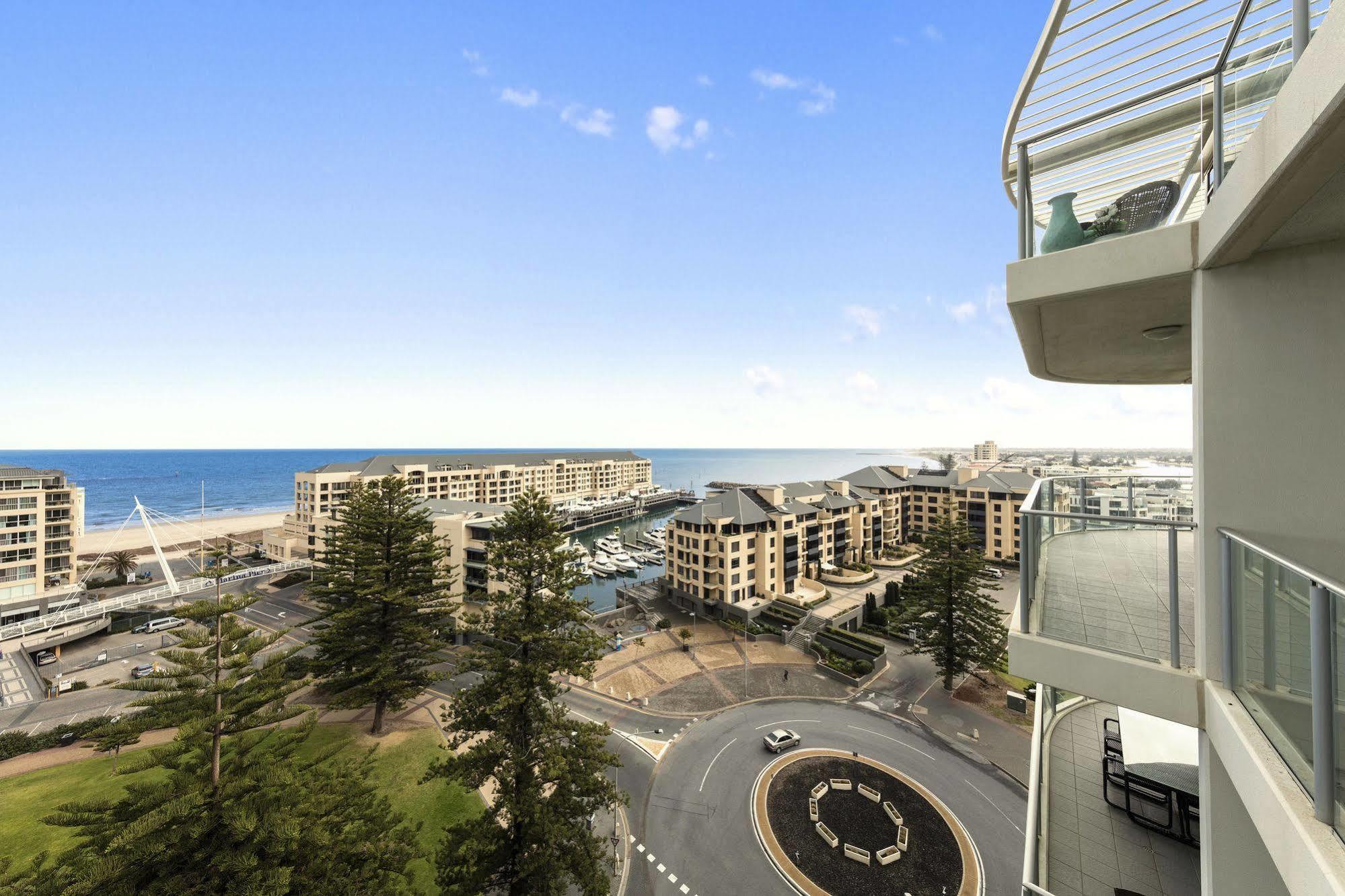Oaks Glenelg Liberty Suites Аделаида Экстерьер фото