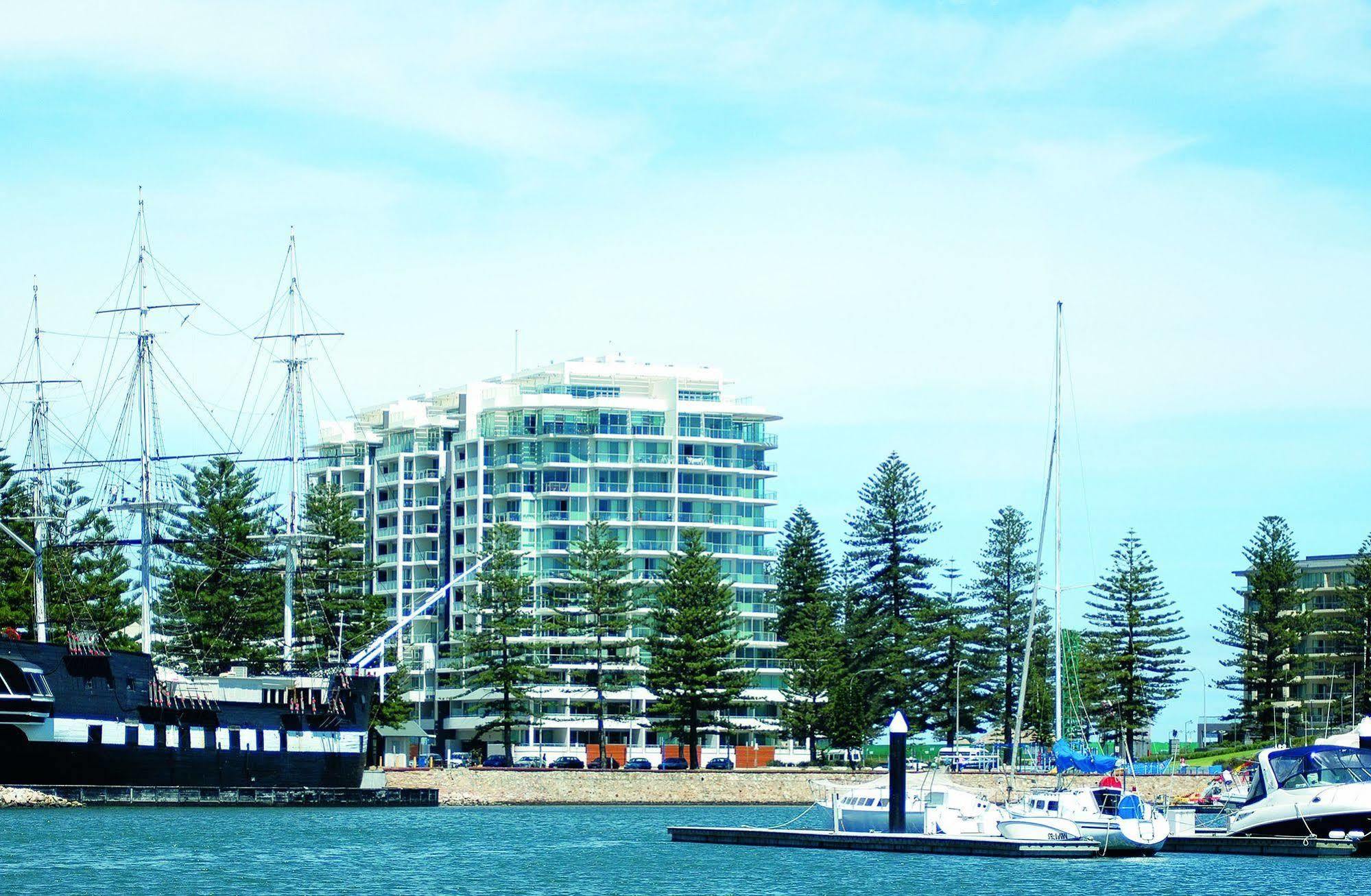 Oaks Glenelg Liberty Suites Аделаида Экстерьер фото